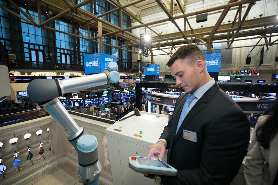 Universal robots sonne la clôture de la bourse de new york